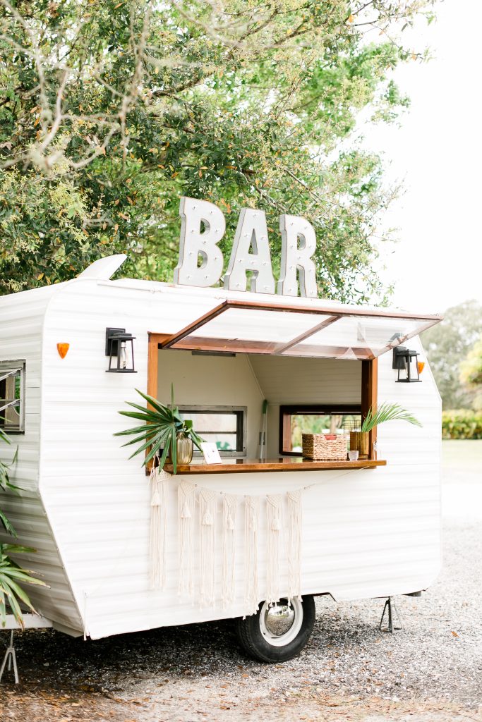 Vintage Camper Mobile Bar – Vintage Magnolia